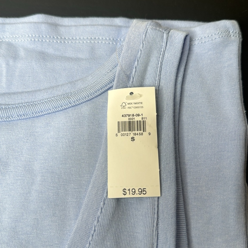 Modern Cropped Tank Top - Picture 5 of 7